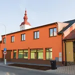 Hotel U Kostela 4*