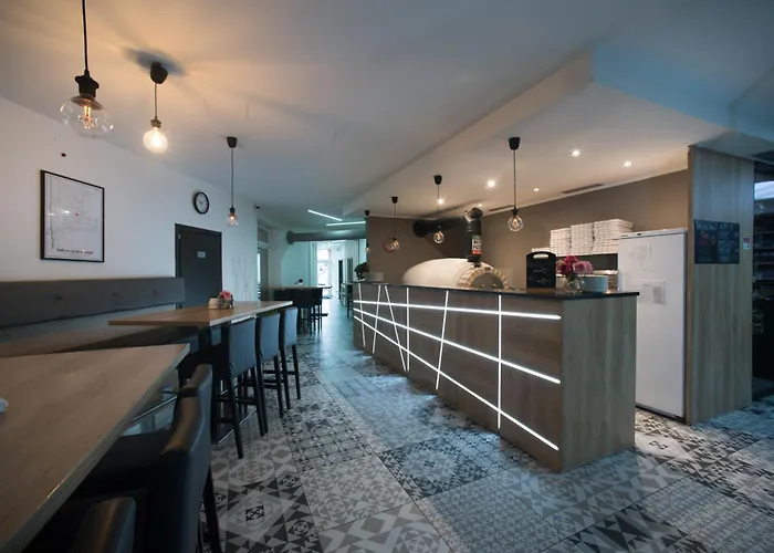 Otel U Kostela