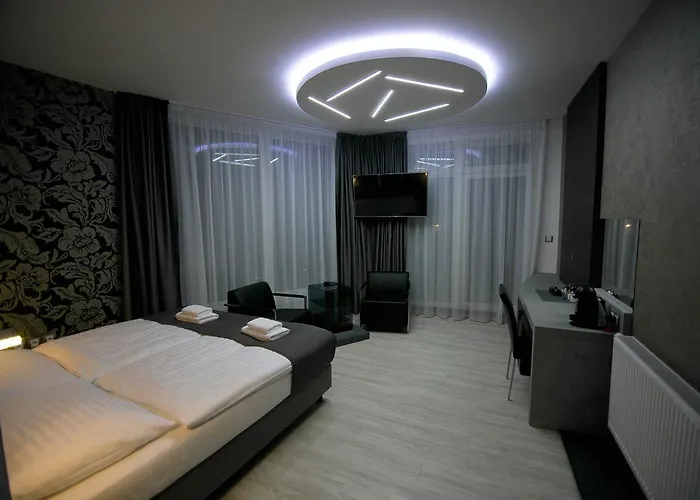 Otel U Kostela 4*
