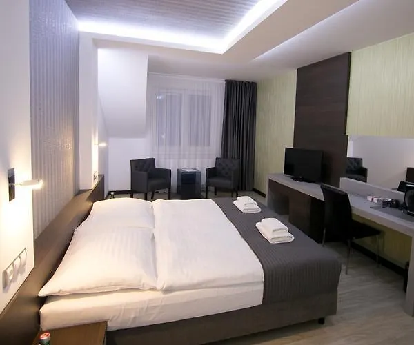 Otel U Kostela