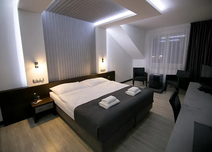 Otel U Kostela