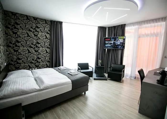 Otel U Kostela 4*